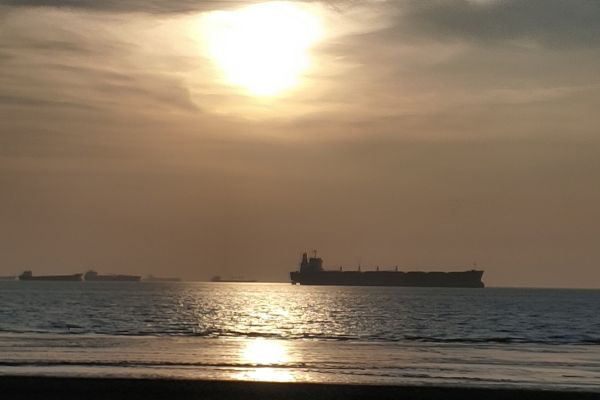 ships on parki sea beach 