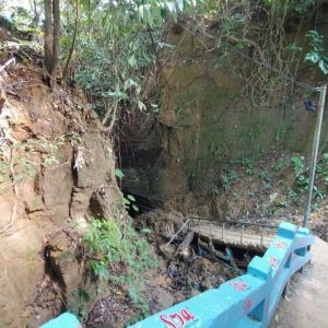 alutila cave entrance view