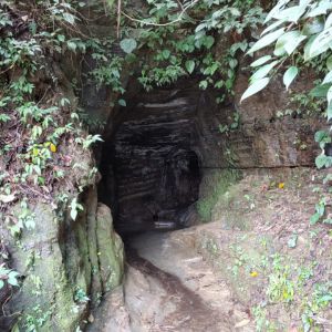 alutila cave entrance