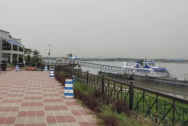 cruise ship at chittagong boat club