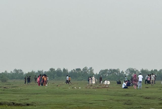 visitors at kattali sea beach